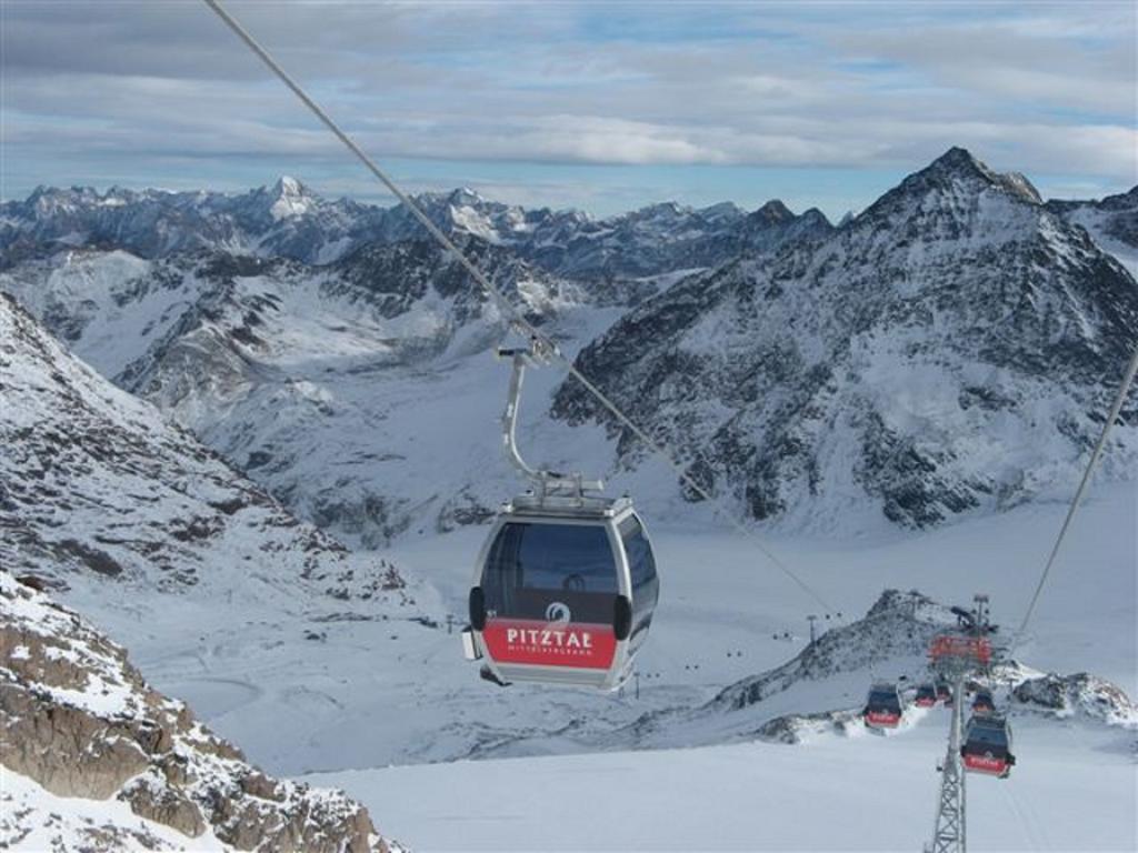 Gasthof Zur Einkehr Sankt Leonhard im Pitztal Exterior foto